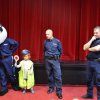 Z życia naszego przedszkola » Rok szkolny 2018-2019 » Spotkanie z policjantem - maskotka